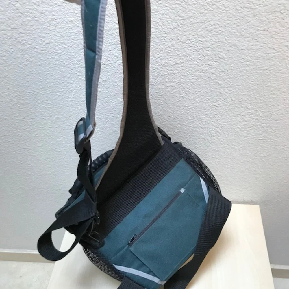 Adorama Sling Camera Bag. Large, W/ waist and sling strap. Multiple pockets, NEW