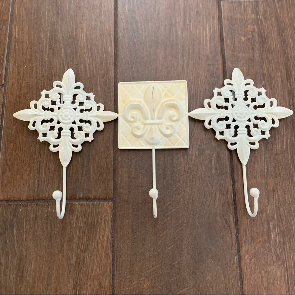 Fleur de Lis Metal Wall Hook Trio