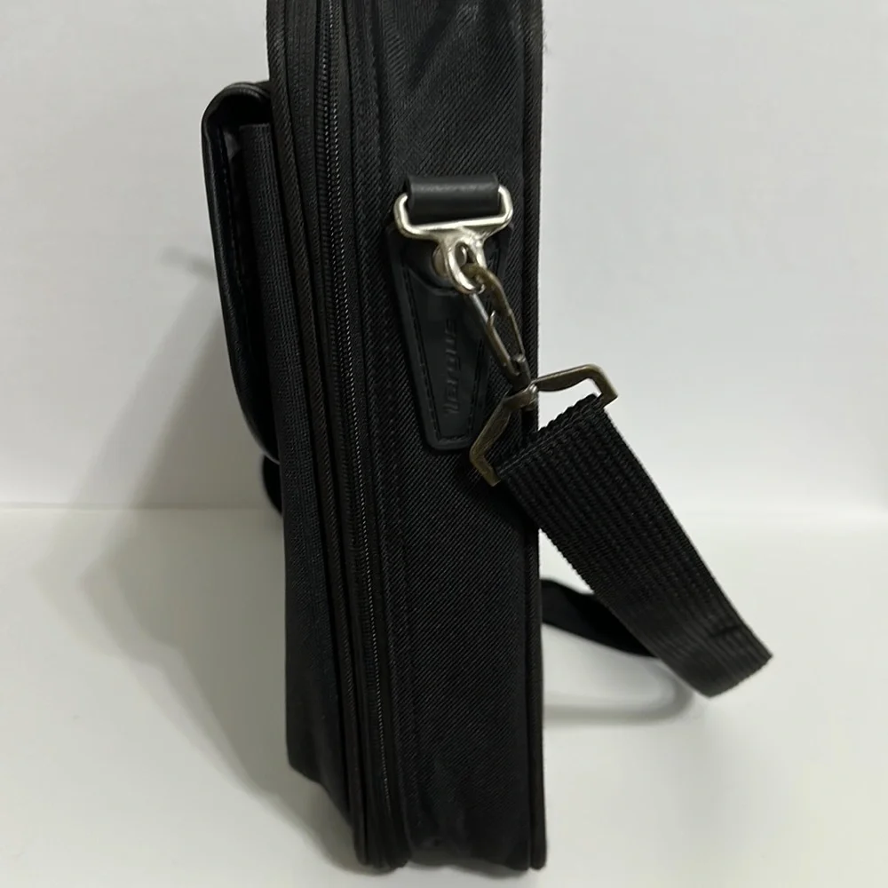 Targus pre owned