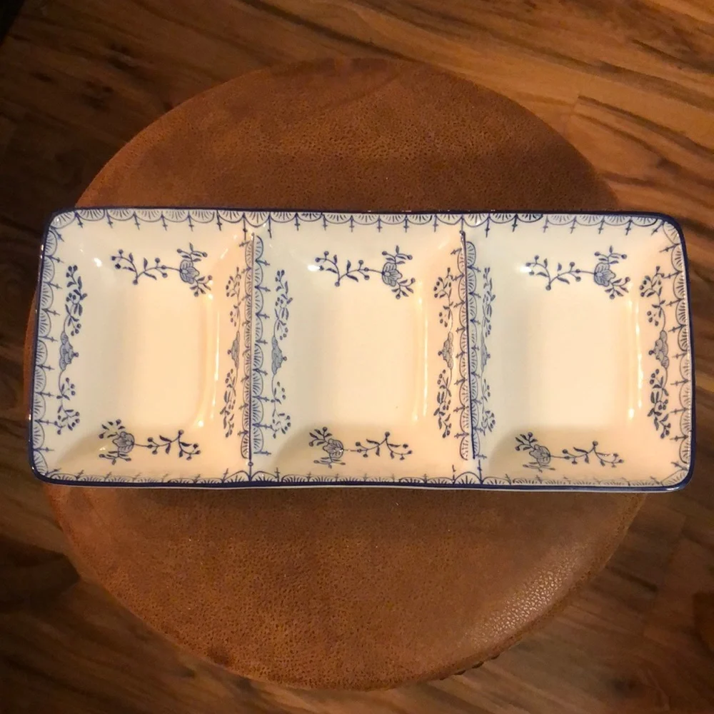 Vintage Royal China Blue & White Relish Condiment Candy Nut Divided Dish 15