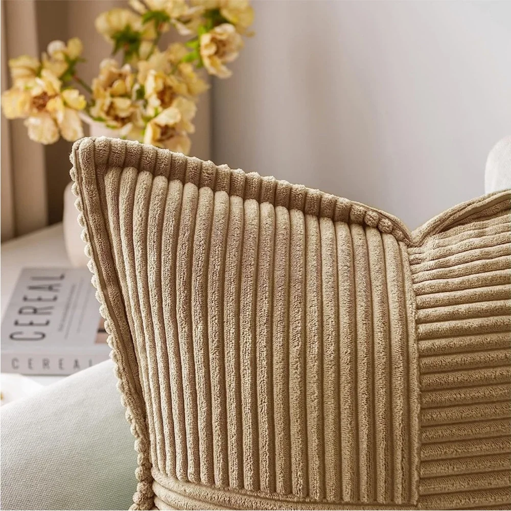 West Elm 🌸beautiful pillowcase