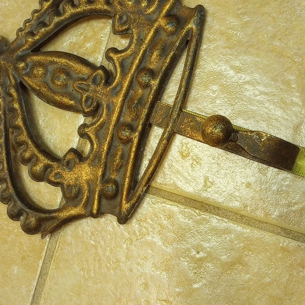 Crown Hook