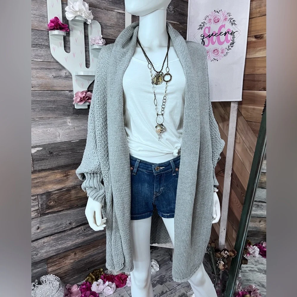 Boutique Brand Dolman Batwing Sleeve Open Front Oversized Knit Cardigan 💗