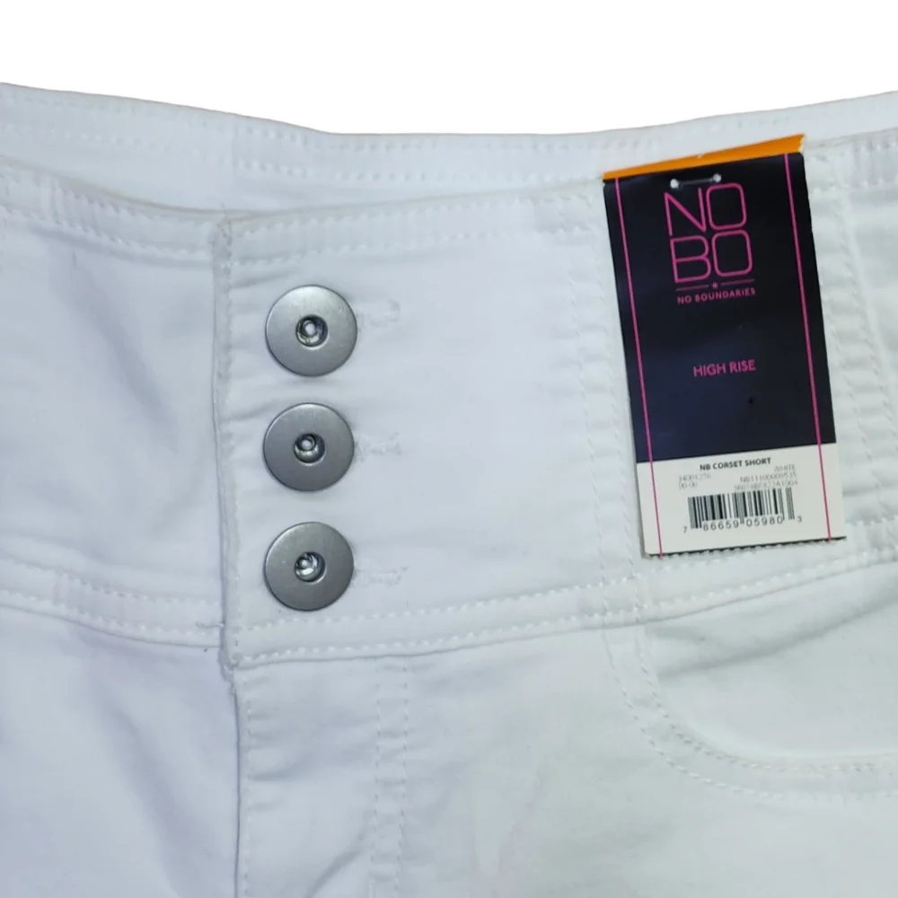 No Boundaries NWT Corset Triple Button High Rise Shorts in Arctic White Size 7