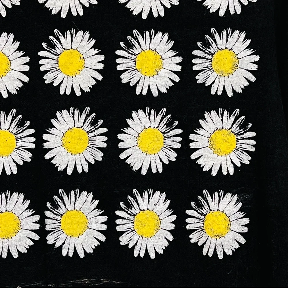 Chloe K Daisy Rayon Long Sleeve Small White Yellow Daisies Sweater Crop Top