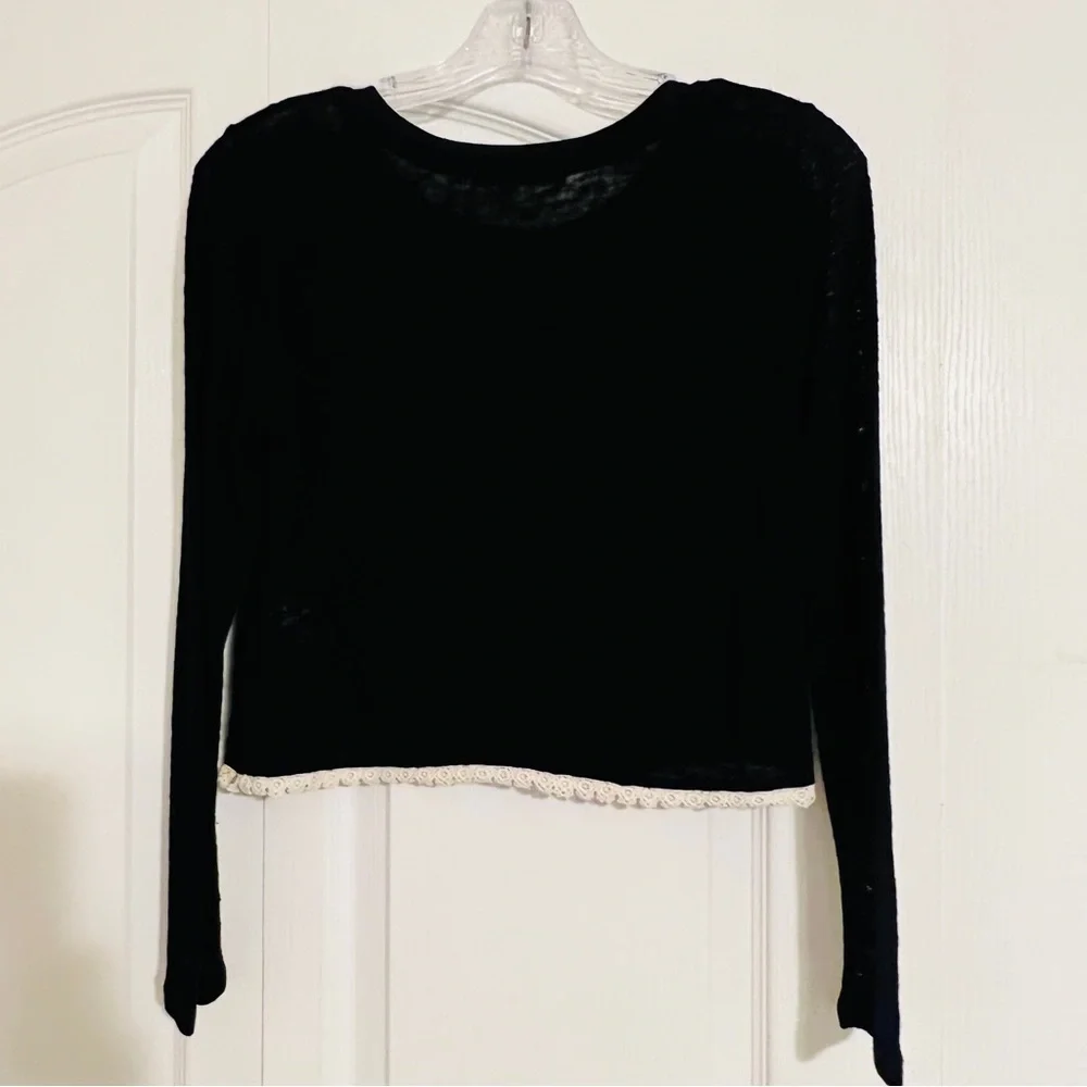 Chloe K Daisy Rayon Long Sleeve Small White Yellow Daisies Sweater Crop Top