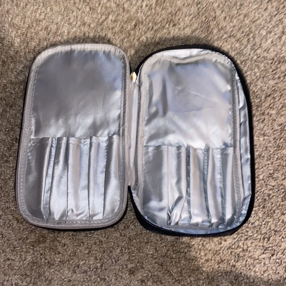 Travel makeup brush bag
