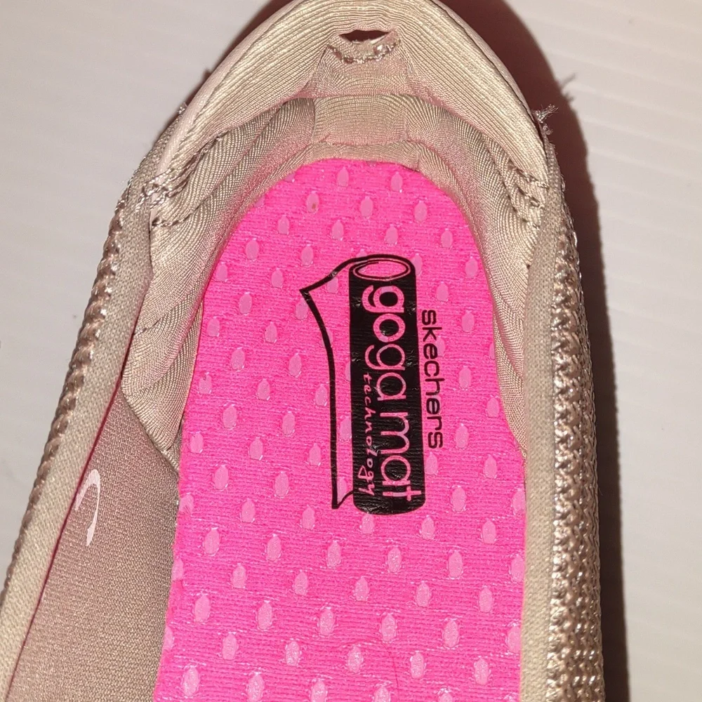 Skechers that delivering