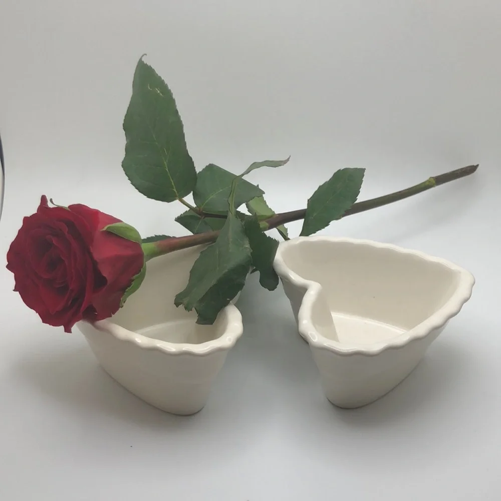 Crate & Barrel 2 White Ceramic Heart-Shaped Baking Dishes. VTG Romantic EC