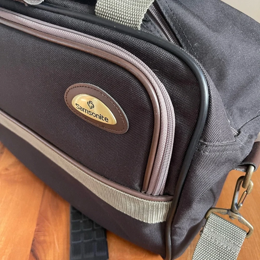 Samsonite lightweight canvas