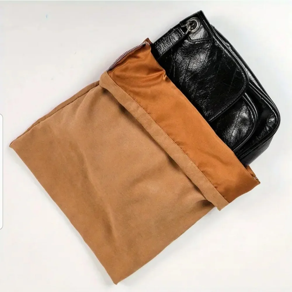 N/A nip purse
