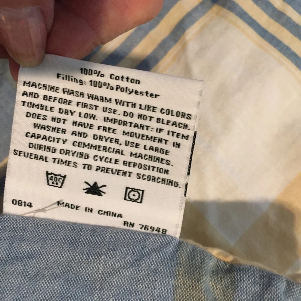 COPY - Have 2 LauraAshley Reversible Twin Comforters ea80”L,69”W. This is for 1…