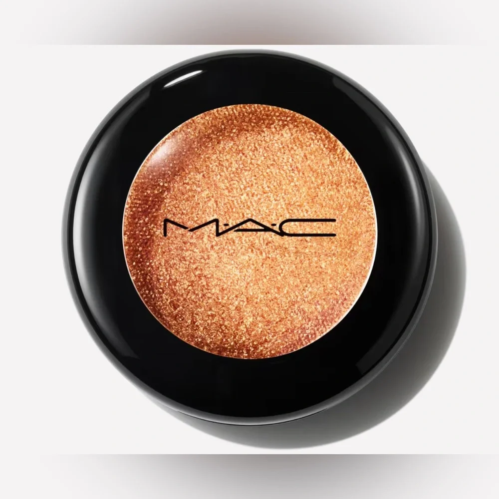 MAC Cosmetics eye shadow