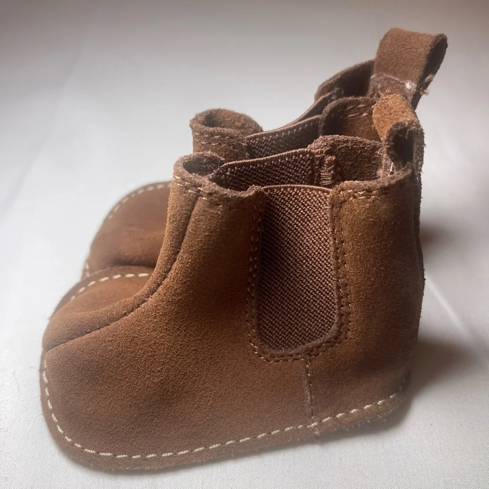 GAP baby suede