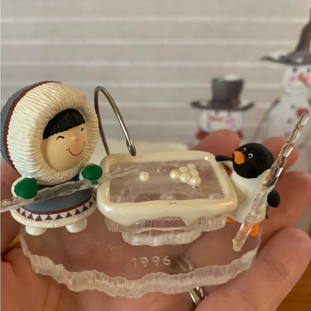 Hallmark Ornament * Collectors Series * “Frosty Friends” 1996