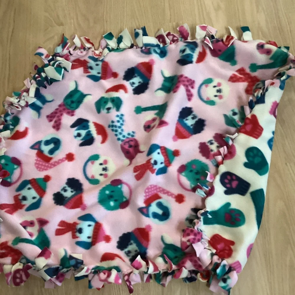 New Hand Tied Fleece Blanket Dogs Cats Mittens Pink White Blue Red 24” x 32”