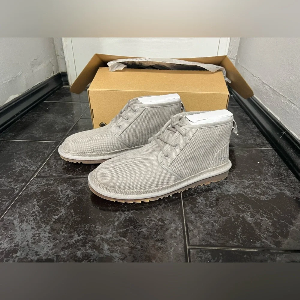 BRAND NEW IN BOX | Men’s Ugg Neumel Natural Chukka Ankle Boots (Size 9)