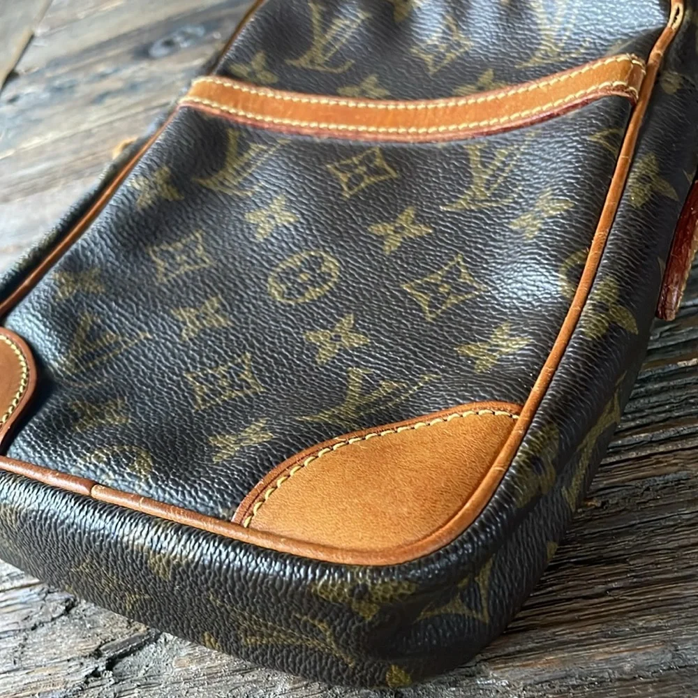 Louis Vuitton looking bag