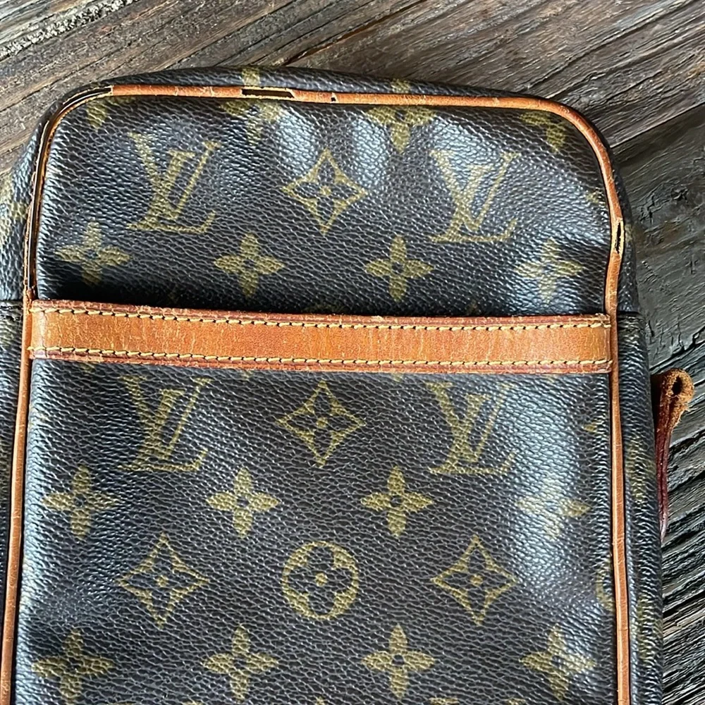 Louis Vuitton looking bag