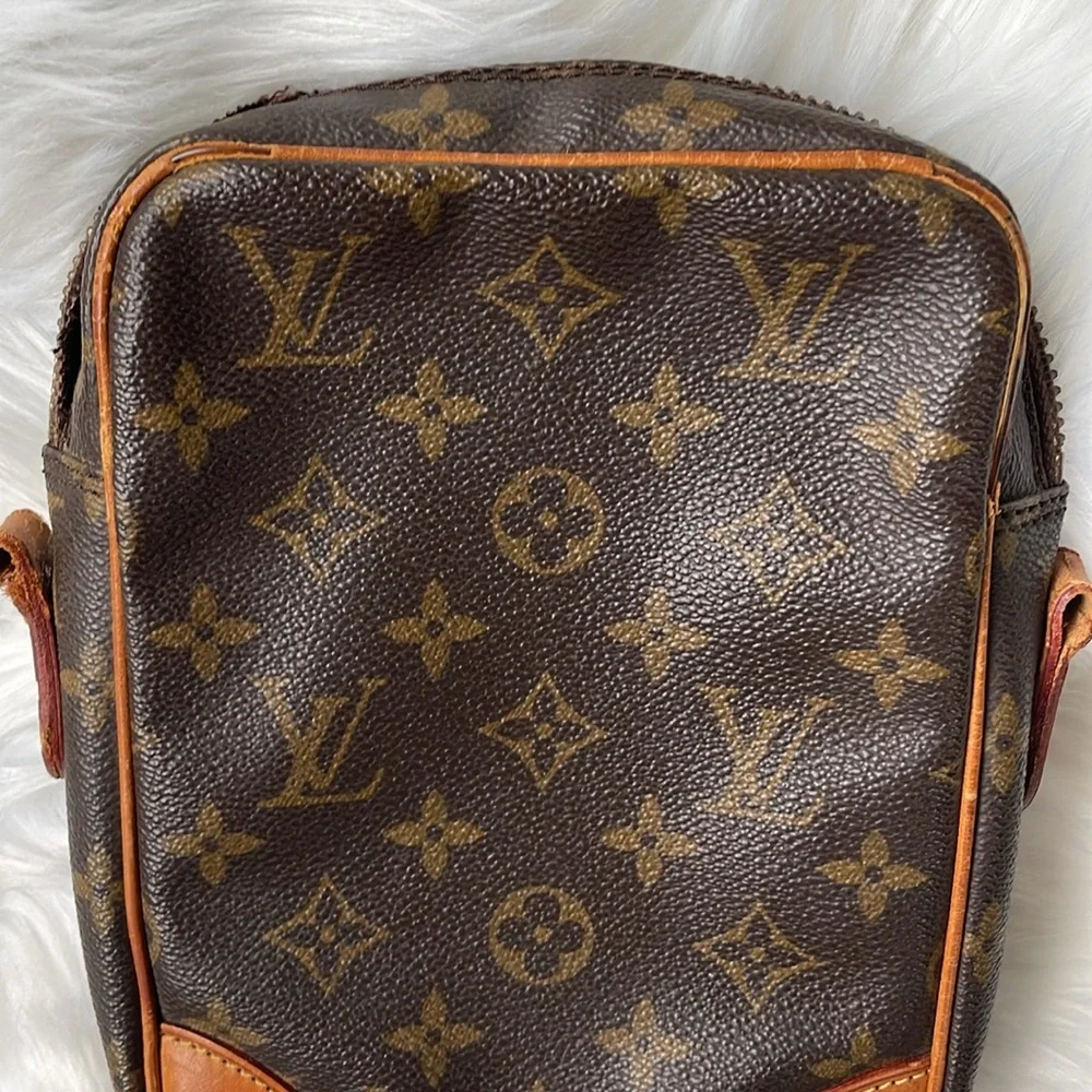 Louis Vuitton looking bag