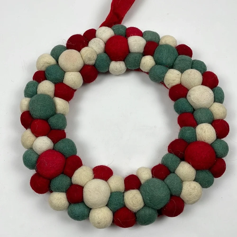 NWT 12 in Felt Pom Pom Red White Green Wreath