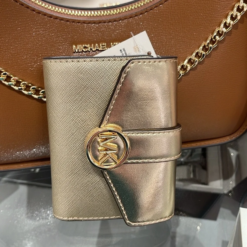 MICHAEL KORS CARMEN MEDIUM LOGO AND FAUX LEATHER WALLET PALE GOLD NWT