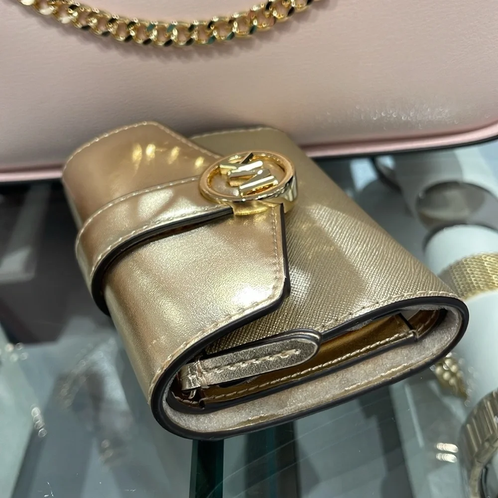 MICHAEL KORS CARMEN MEDIUM LOGO AND FAUX LEATHER WALLET PALE GOLD NWT
