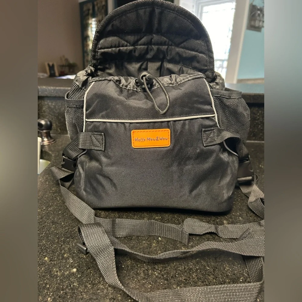 NWOT Hello Mow & Wow by Cinf Small Pet Adjustable Carrier Backpack