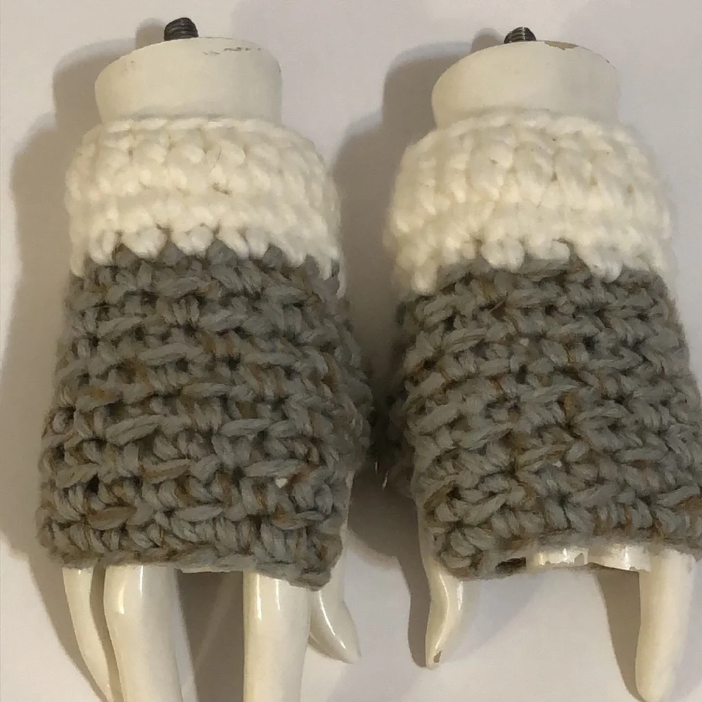 N/A wrist warmers