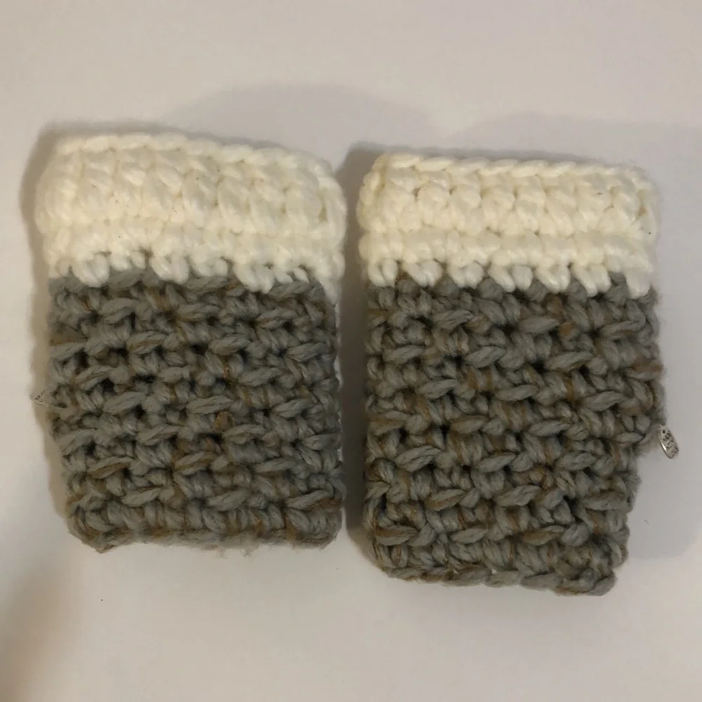 N/A wrist warmers