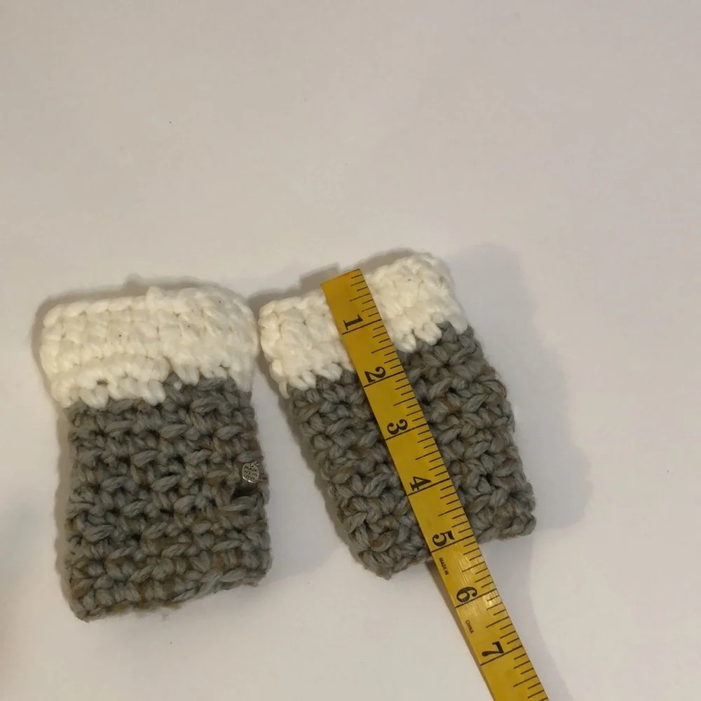 N/A wrist warmers