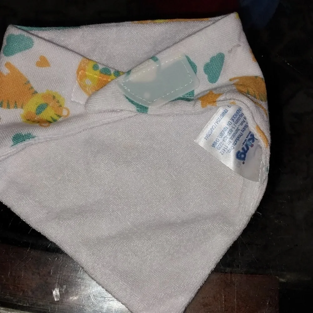 Baby king baby bib White and Yellow