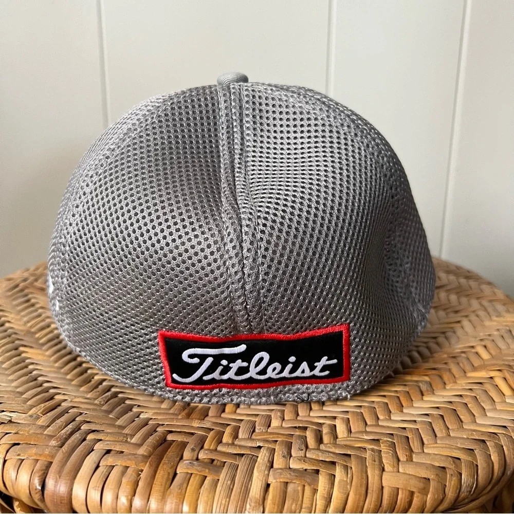 Titleist Pro V1 FJ New Era flex fit medium - large hat cap