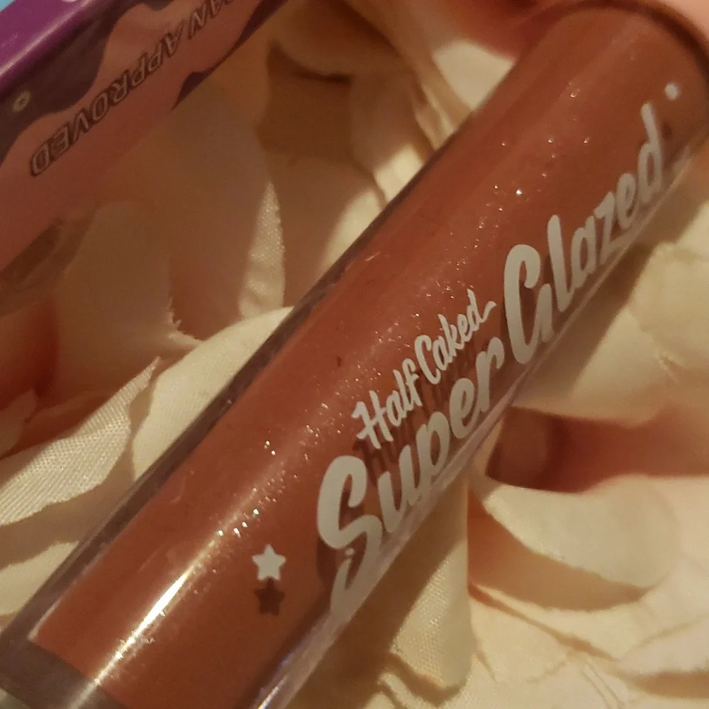 ❇️🧚‍♀️SLIGHT WORK Half Caked Super Glazed Lip Creme NWT