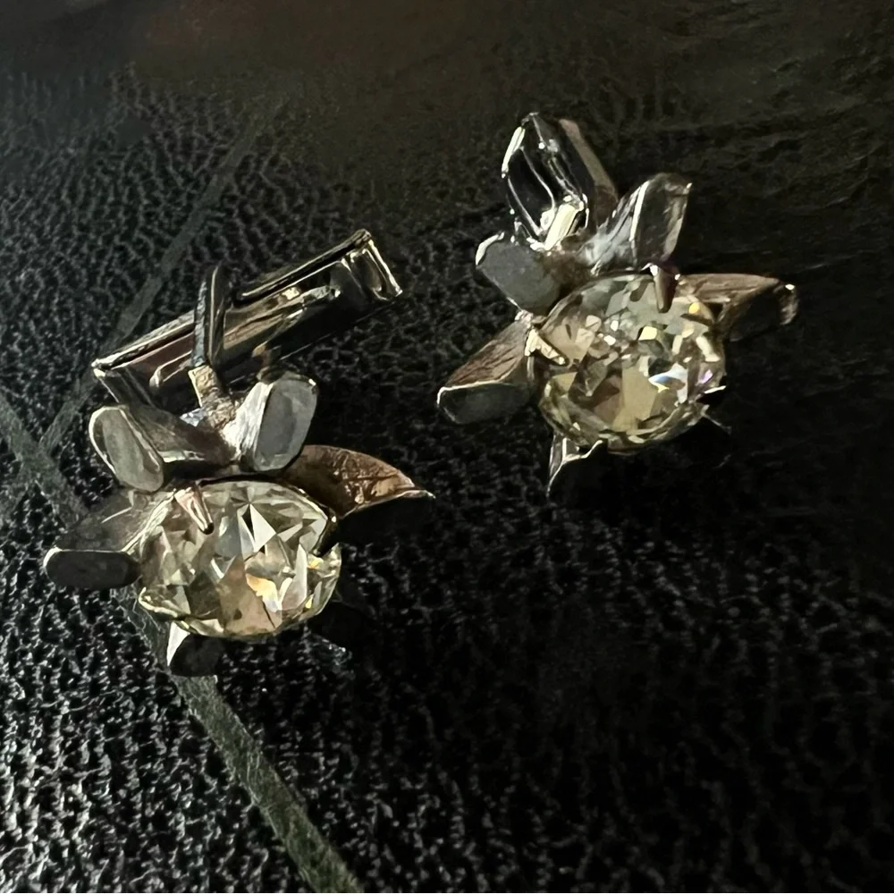 Unmarked Beauty estate jewelry