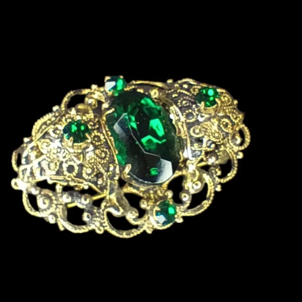 Gold Filigree Brooch Pin Green Stones Victorian Prong Settings Oval Goldtone
