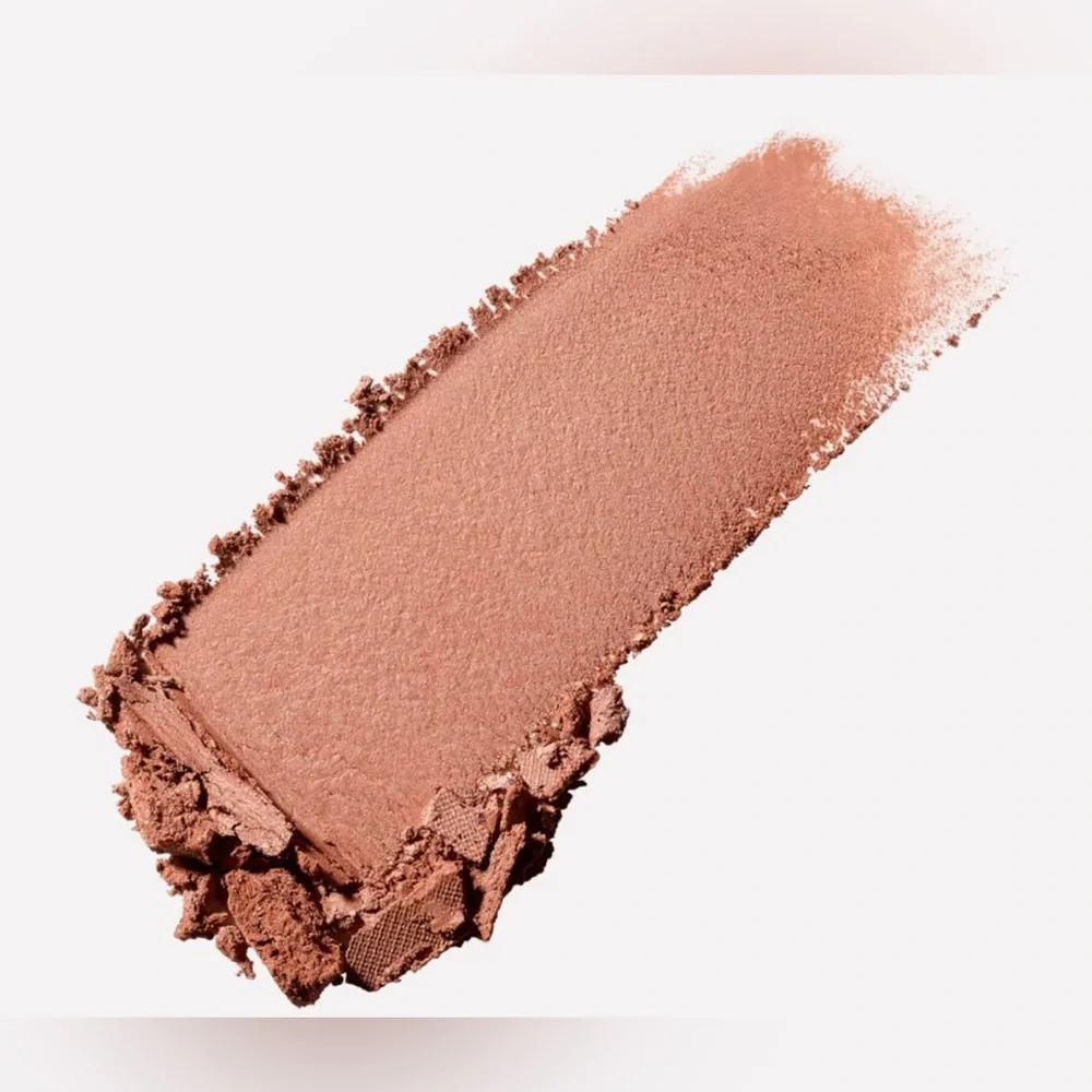 MAC Cosmetics color radiant