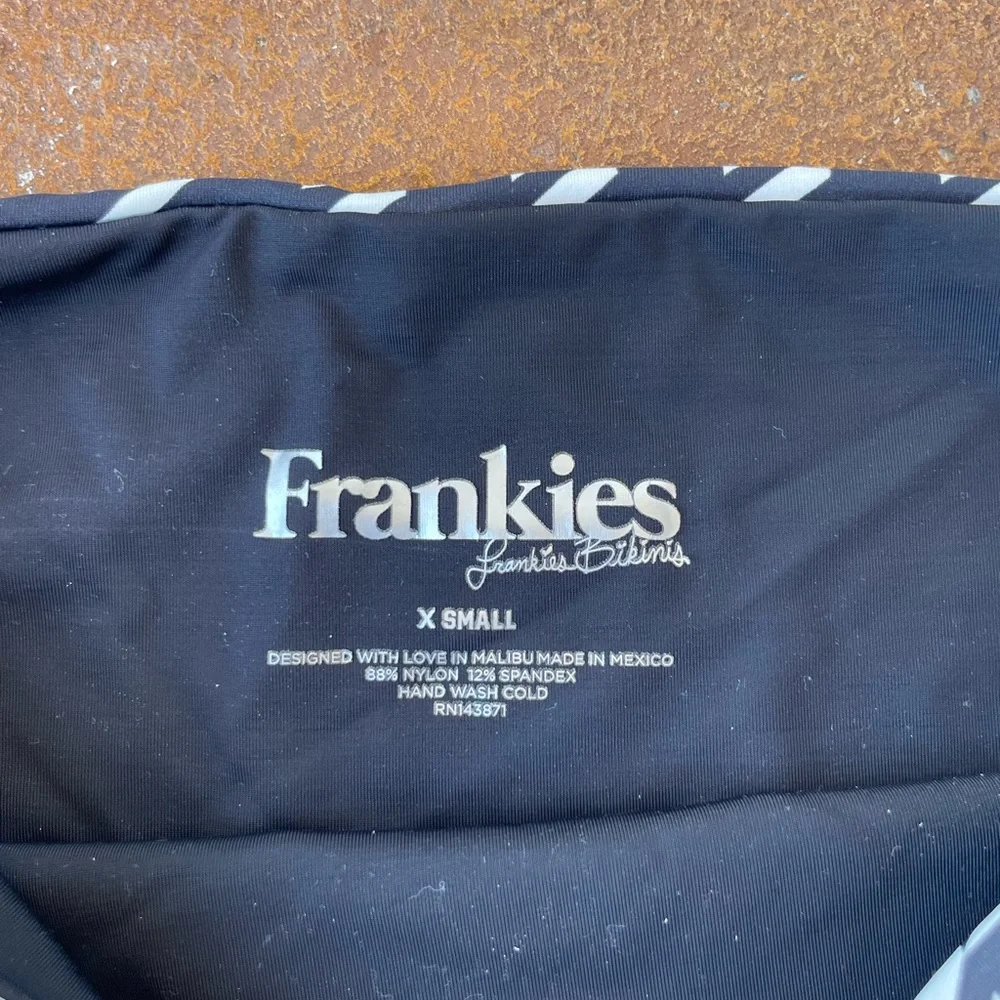 nwt frankie’s