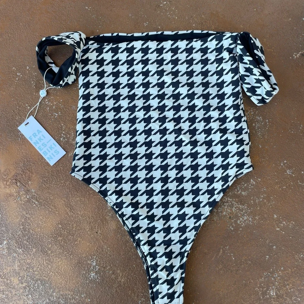 nwt frankie’s