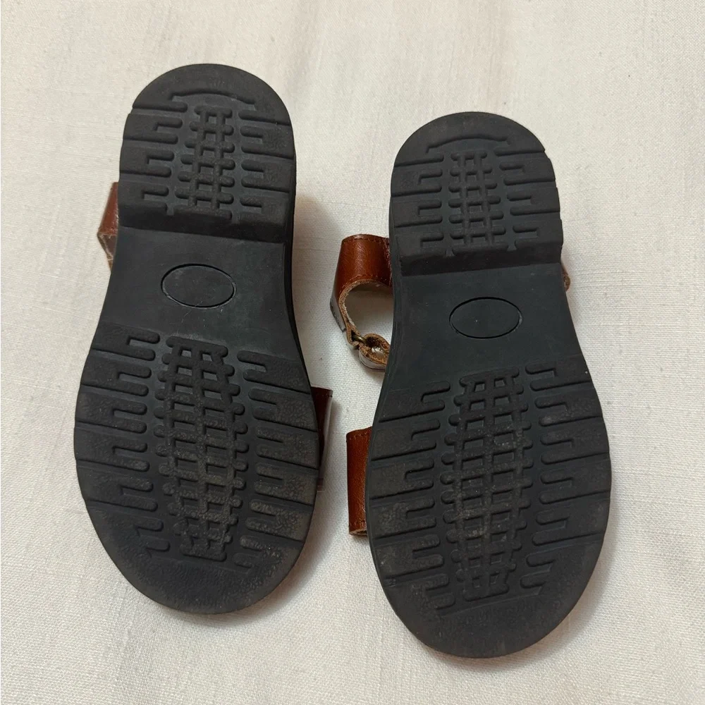 Piper Finn gently used