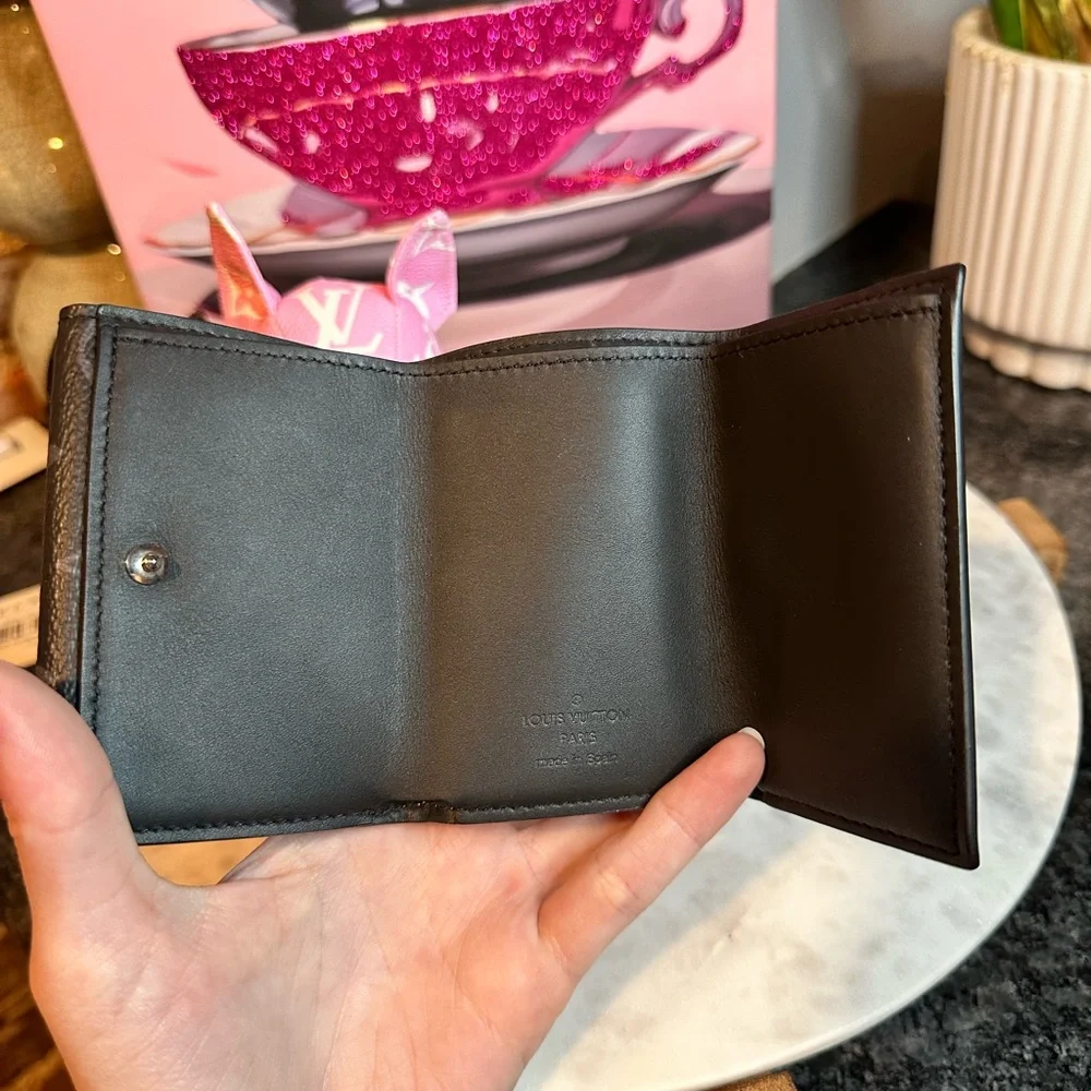 Louis Vuitton Eclipse Discovery Wallet