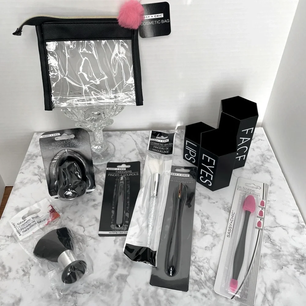 Sassy + Chic Makeup Organizer NWT