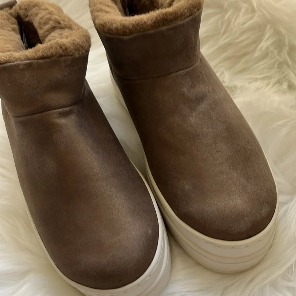 J/Slides NYC new without