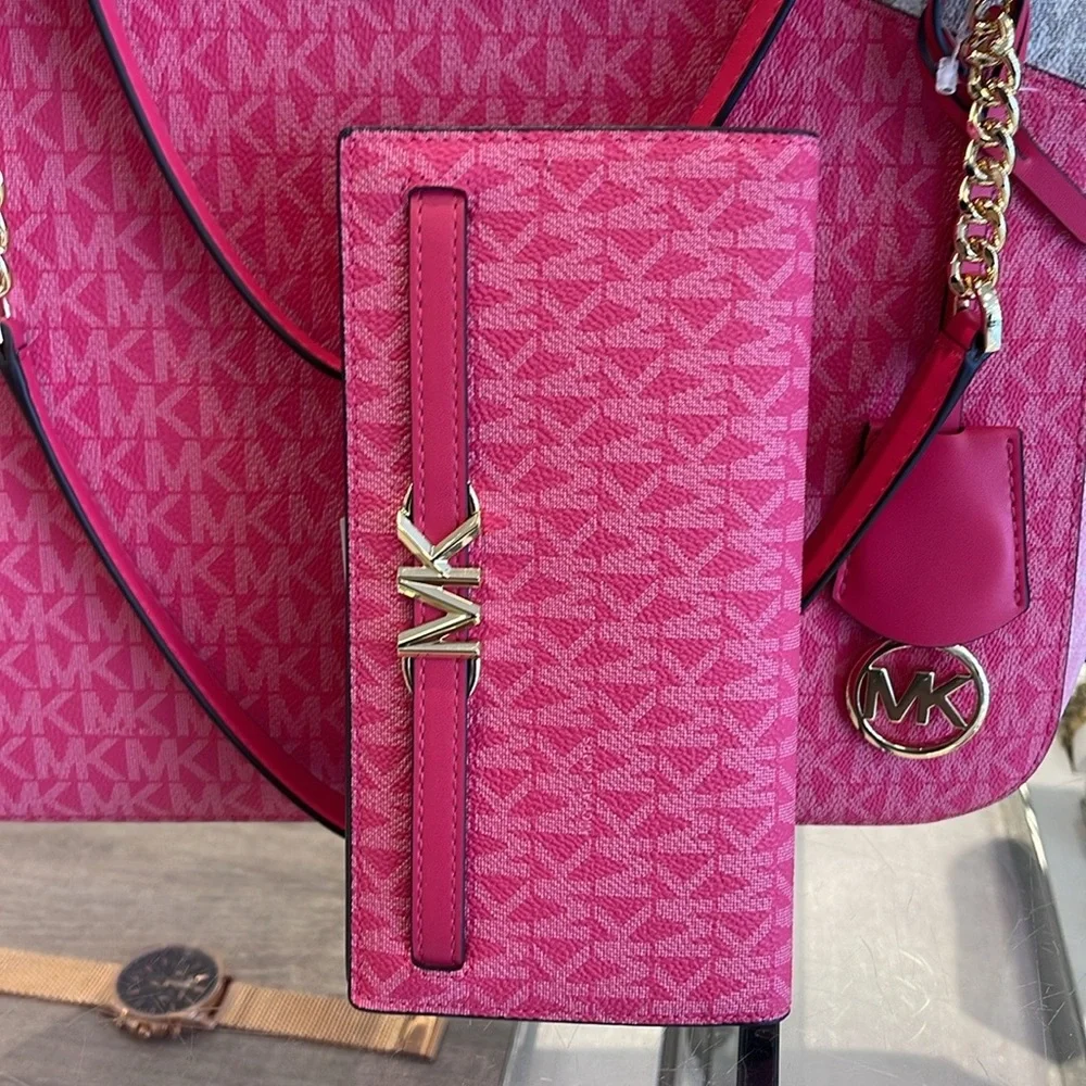 MICHAEL KORS Reed Large Snap Signature Wallet Electric Pink NWT