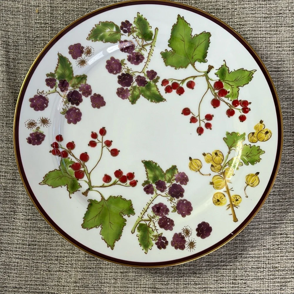 Crate&Barrel Berries 12” Platter