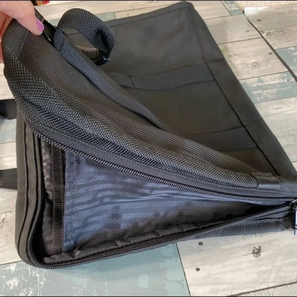 Tumi laptop business