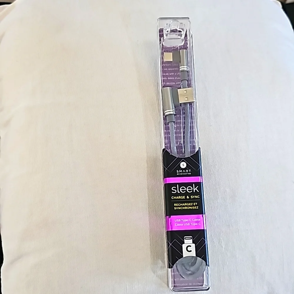 USB with C charger nwt