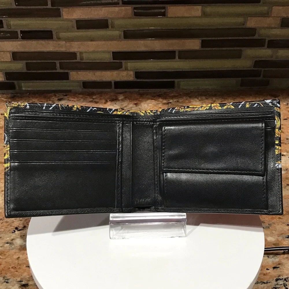 NWOT VERSACE JEANS COUTURE Bifold Leather Wallet 🔥😍❤️
