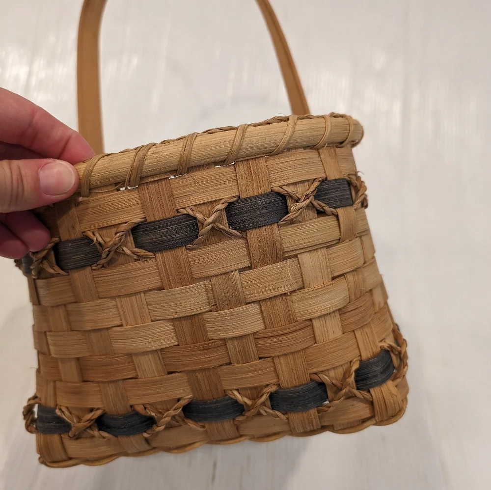 N/A woven wicker