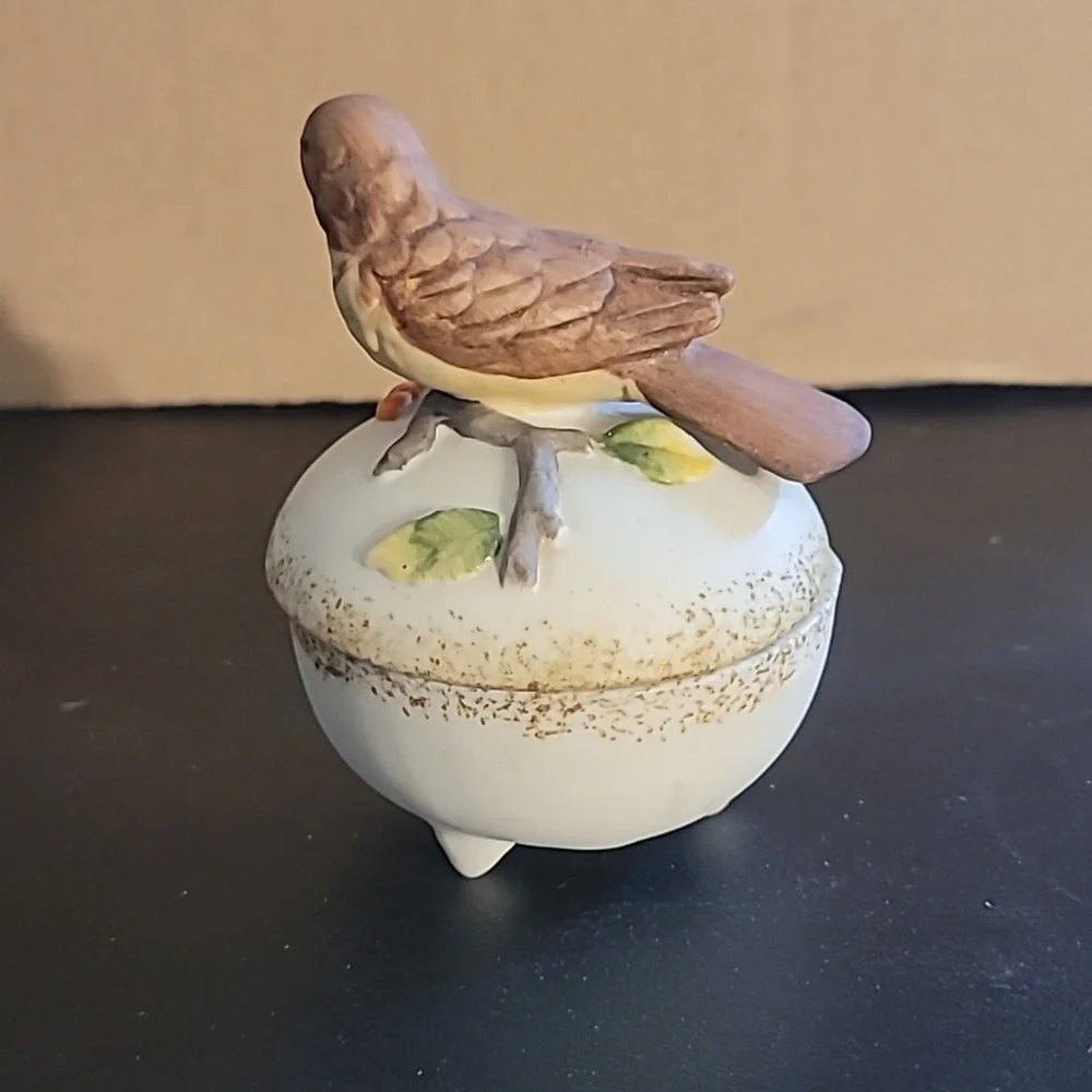 Unbranded vintage bird